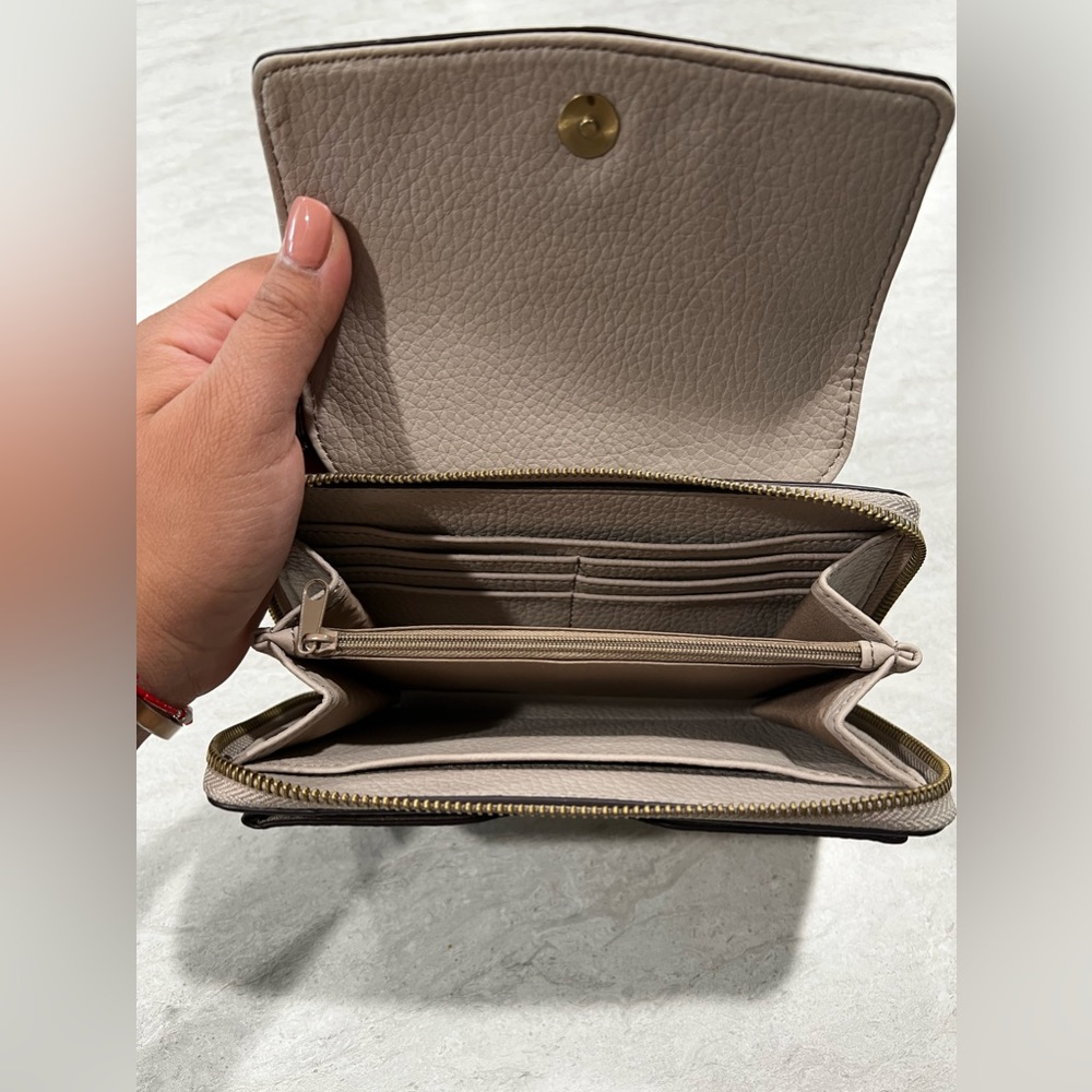 NWOT Relic Crossbody - Picture 5 of 7